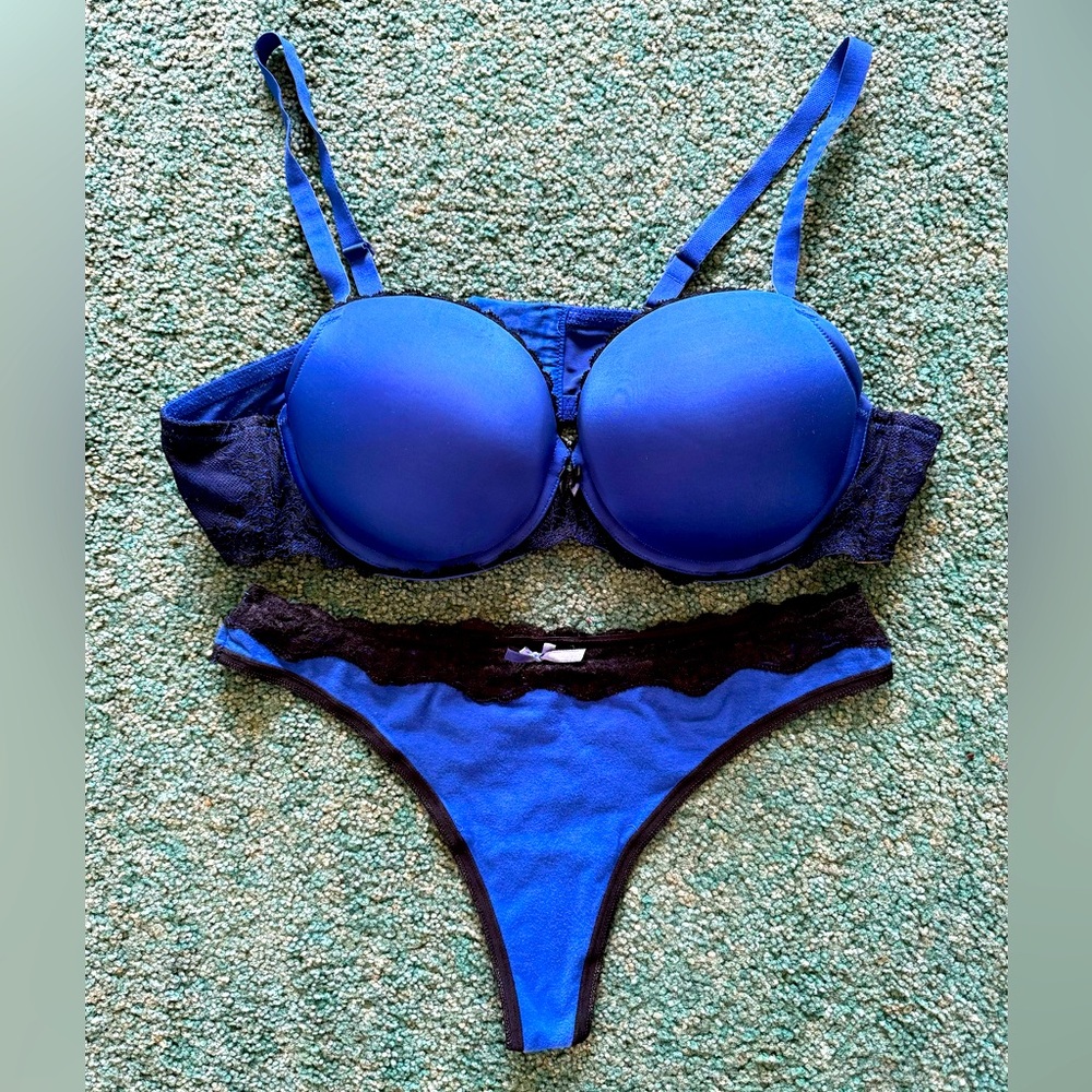 Torrid Push up Demi up blue/black lace bra Sz 42B with matching thong panty Sz 1